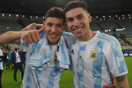 Hay mucha incertidumbre alrededor del estado físico de Molina y Montiel, los laterales derechos de la selección