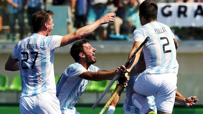 Tres pilares de aquella selección, en el 4-4 ante Alemania: Lucas Rossi, Manuel Brunet y Gonzalo Peillat