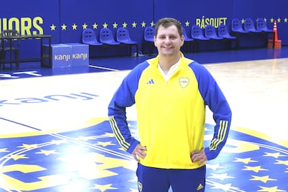 Gonzalo Pérez tiene apenas 31 años y conduce a Boca Juniors, el último campeón de todo en el básquetbol argentino