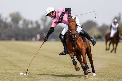 Gonzalo Pieres (h.) y todo Ellerstina-Indios Chapaleufú intentarán acceder a la final del Abierto de Hurlingham cuando se crucen con La Hache.