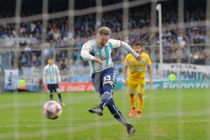 Gonzalo Piovi, uno de los referentes de Racing, que este jueves se medirá con Atlético Nacional