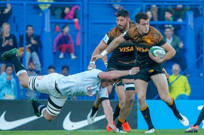 Gonzalo Quesada realizó nueve cambios en el triunfo de Jaguares ante Sharks.