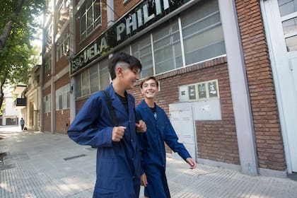 Gonzalo y Federico en su primer día de colegio en la Philips. Ambos venían de un colegio tradicional y querían una escuela con un perfil diferente