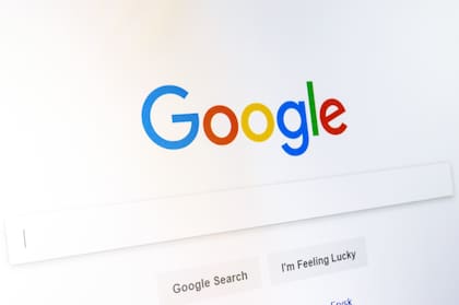 Google aclara debajo de cada resumen que “la IA puede cometer errores”