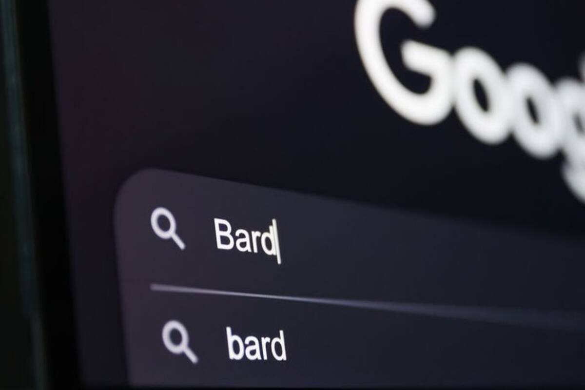 Google presentó a su nuevo chatbot de inteligencia artificial llamado Bard.