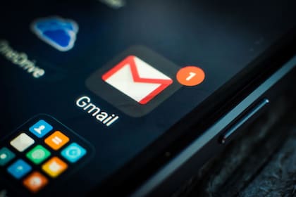Gmail ahora permite reaccionar a un mensaje de correo electrónico con un emoji, como si se tratara de un chat