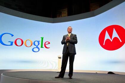 Eric Schmidt, de Google, durante la presentación