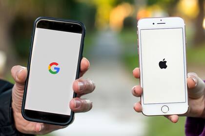 Google y Apple son los dominadores absolutos de la escena de los teléfonos móviles con sus sistemas operativos Android y iOS
