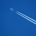 Una prueba piloto usará IA para reducir la contaminación aérea de los aviones