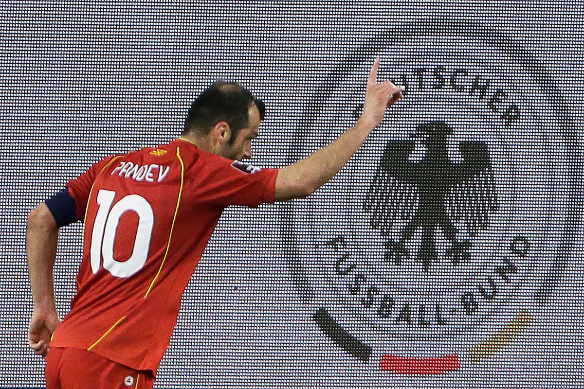 Goran Pandev, lider futbolístico de Macedonia, celebra su gol ante Alemania