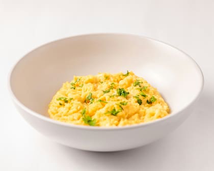Gordon Ramsay sostuvo que es importante utilizar únicamente huevos de gallinas camperas para cocinarlos en la sartén o la olla