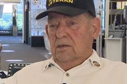 Gordon Smith trabaja hace seis décadas en la misma tienda en el sur del estado de Florida