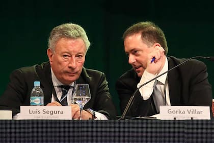 Gorka Villar con Luis Segura en las últimas elecciones de Conmebol