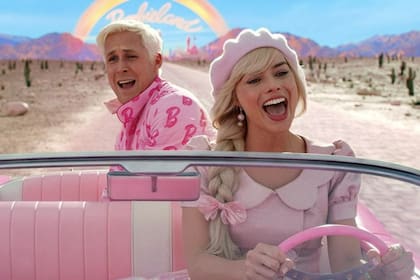 Gosling y Robbie, en una escena de Barbie