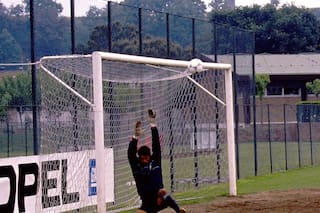 Italia 90. Caos antes de la final: la bandera tajeada y sospechas sobre Bilardo