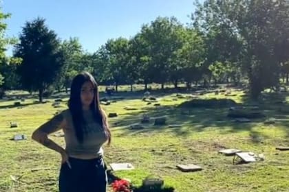 Grabaron un video porno en un cementerio, lo subieron a un sitio erótico y los vecinos lo denunciaron (Foto: Un medio en Morón)