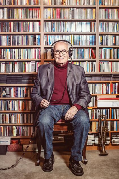 Según el periodista e historiador Sergio Pujol, Melero "ha sido el hombre clave detrás de la consola, el mediador perfecto y un tanto secreto entre el escenario y la platea”.