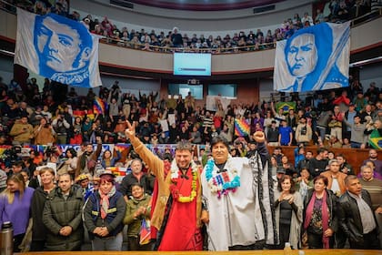 Grabois hizo un acto con Evo Morales en la UBA