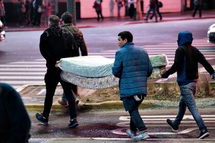 Grabois intentó instalar una carpa en el Obelisco y hubo incidentes con la policía
