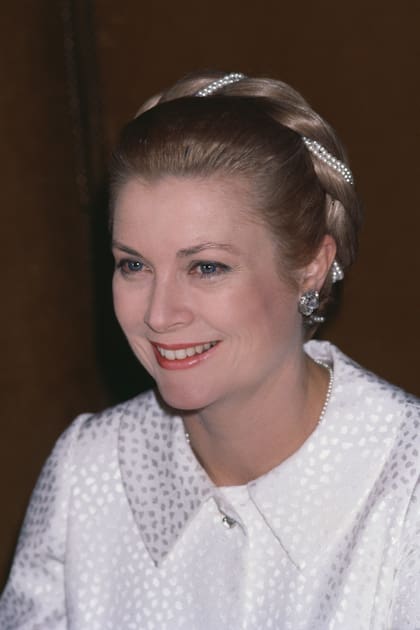 Grace Kelly con su icónico peinado en 1977.