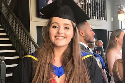 Grace Millane fue estrangulada por un hombre que la citó a través de Tinder.