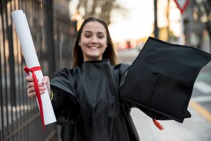 Gracias a estas restricciones, muchos graduados deciden migrar a otros estados vecinos en busca de oportunidades