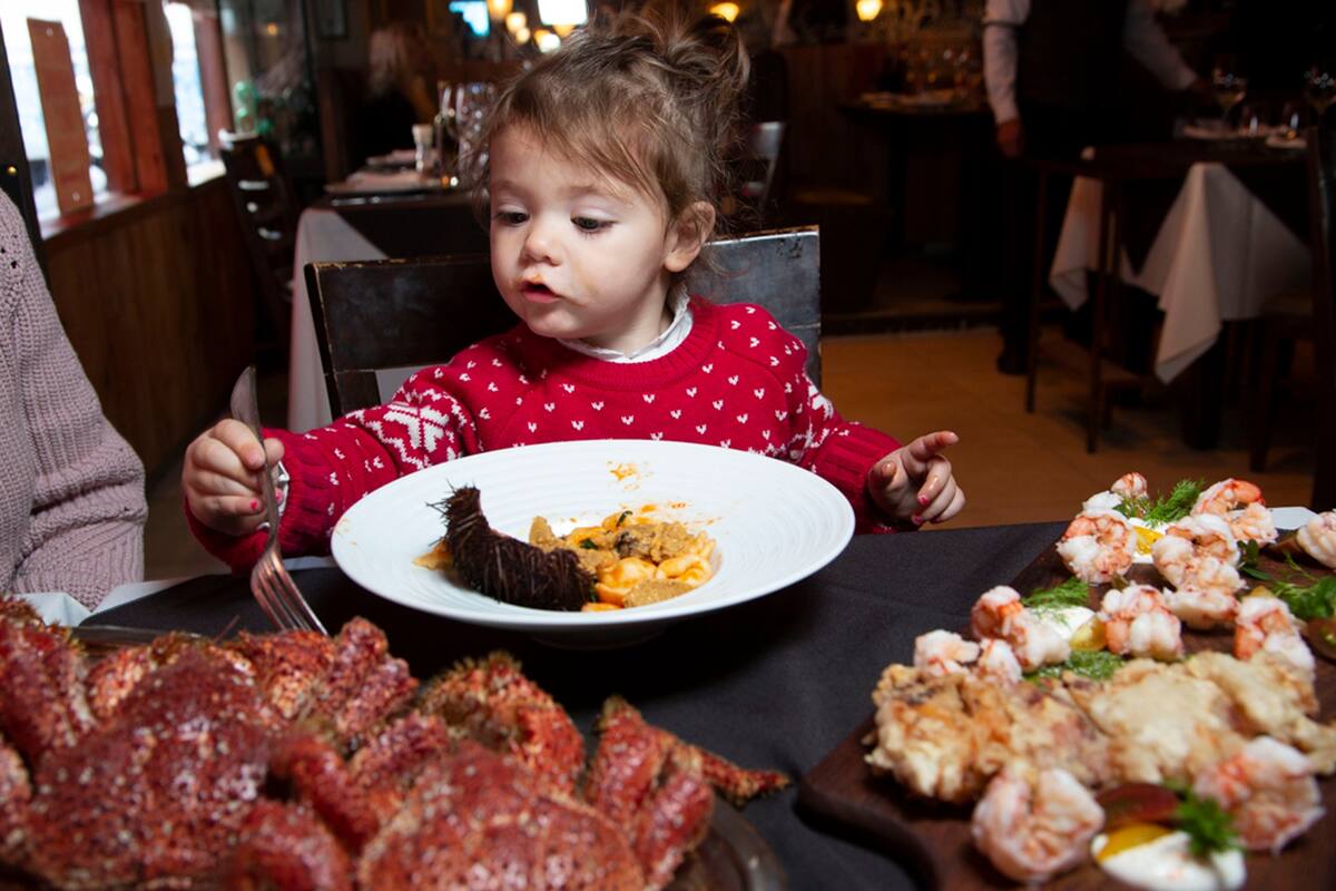 Gracias a padres que se interesan por la cocina y disfrutan de salir a comer, los chicos se animan a sabores “de grandes”