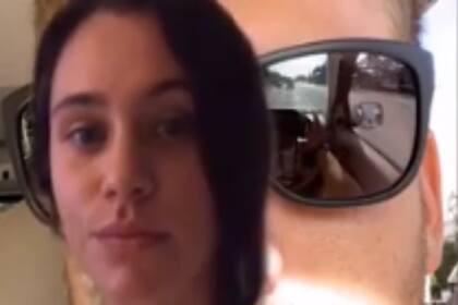 Gracias a un insólito detalle en una selfie, una mujer descubrió que su novio le era infiel hacía un mes