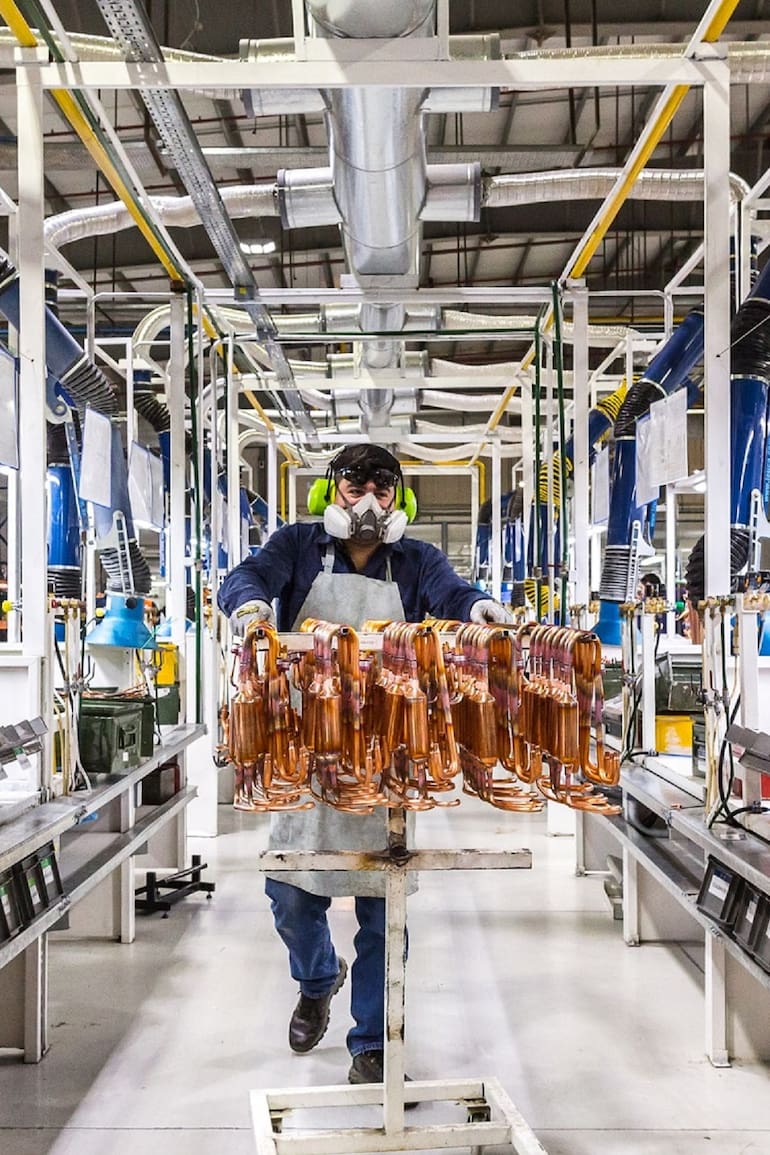 Gracias a un régimen especial sancionado por ley hace más de 40 años, la isla se pobló y hoy produce la mayoría de los bienes electrónicos que consumimos