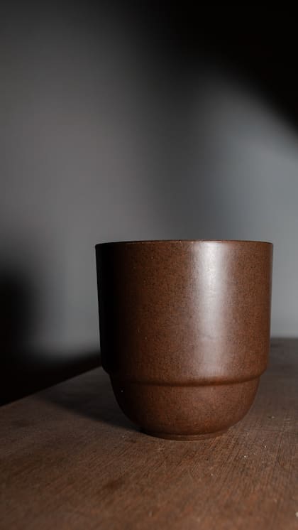 Gracias a una subvención de cinco millones de pesos, Etimo pudo acceder a la compra de maquinaria y la realización de pruebas y prototipos de tazas fabricadas con la borra del café