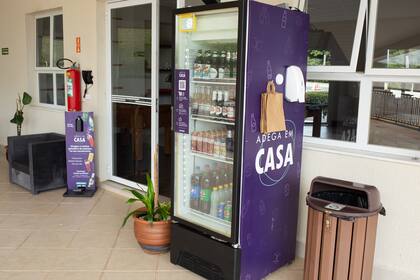 Gracias al trabajo de la compañía argentina, en Brasil comenzaron a proliferar heladeras inteligentes con cerveza y otras bebidas en condominios