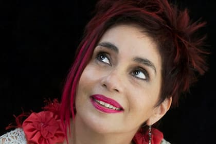 Graciela Aráoz publicó un nuevo poemario, "El río que escribe"