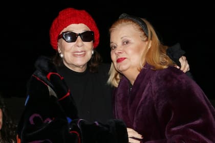 Graciela Borges y Marta González coincidieron en el estreno de la película de Pablo Torres, Mi padre y yo, en el Malba