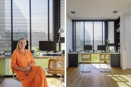 Graciela Freda frente al mueble laqueado con tapa de granito ‘Alpinus’ (Estudio MMS). Sillas (Kikely) y cortinas americanas que permiten regular la luz para trabajar.