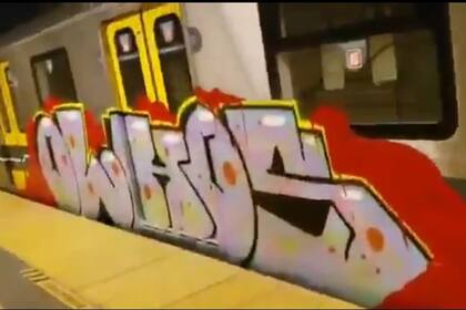 Grafitearon la formación de la línea A de subterráneo en la estación Flores