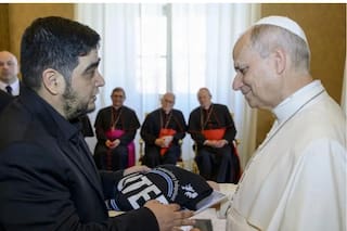 Un dirigente social le llevó al Papa un crudo diagnóstico del gobierno de Milei antes de su visita al país