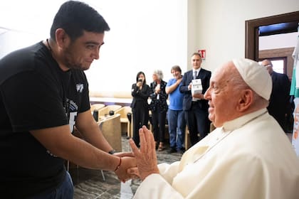 Gramajo, en 2024, con el papa Francisco