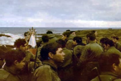 La imagen de la Virgen de Luján había sido llevada a las Islas Malvinas el 9 de abril de 1982, una semana después del desembarco de las tropas argentinas