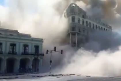 Gran explosión en un hotel en La Habana Vieja