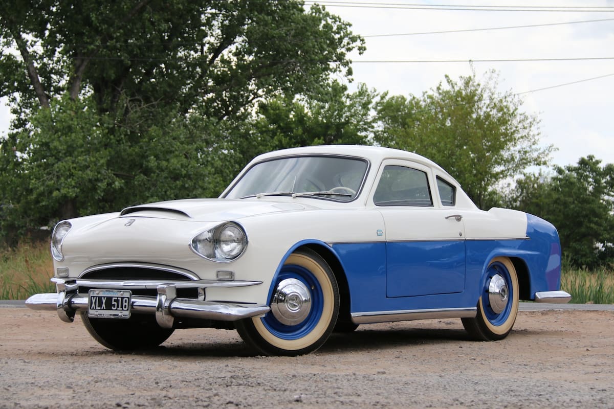 Gran Sport 1954, con motor Porsche 1488 cc, se fabricaron 167 unidades cerradas y 10 con techo desmontable