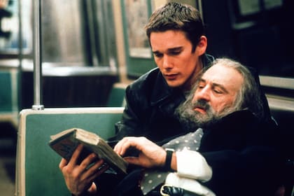 Ethan Hawke y Robert de Niro, en una escena del film Grandes Esperanzas
