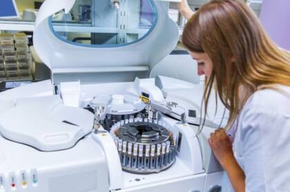 Grandes farmacéuticas están detrás de algunas empresas que venden los tests de ADN
