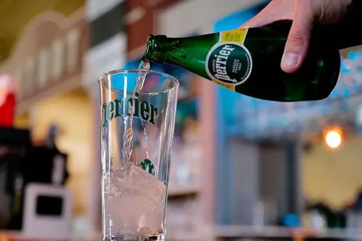 Grandes marcas como Perrier están bajo la mira tras el escándalo que estalló en Francia.