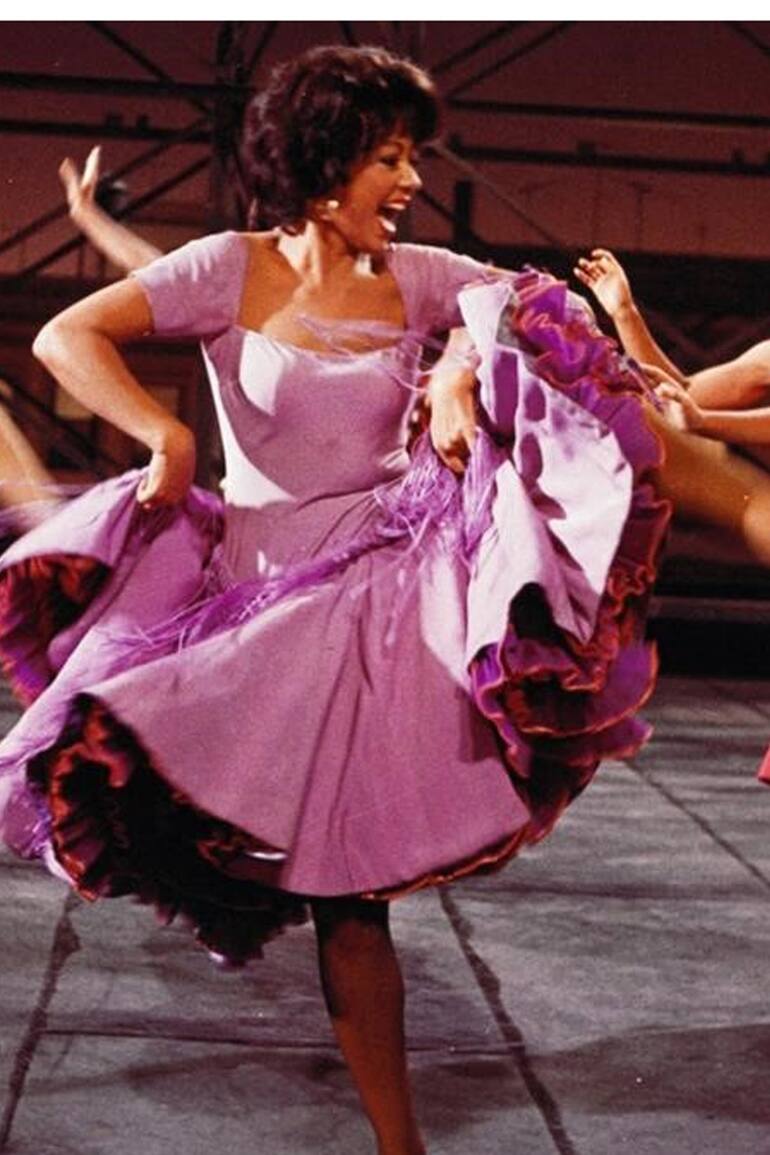 Rita Moreno en Amor sin barreras; seis décadas después, la actriz formará parte de la nueva versión que se estrenará este año