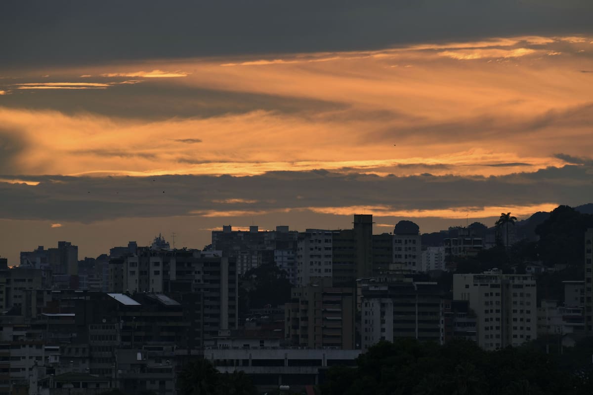 Grandes zonas de Caracas se encontraban a oscuras hoy luego de otro apagón masivo que también afectó a varios estados Venezuela