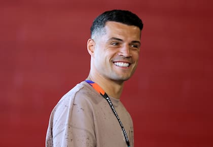 Granit Xhaka se rindió ante Lionel Messi antes del duelo con la Argentina: “Es un privilegio ser parte de su historia”.