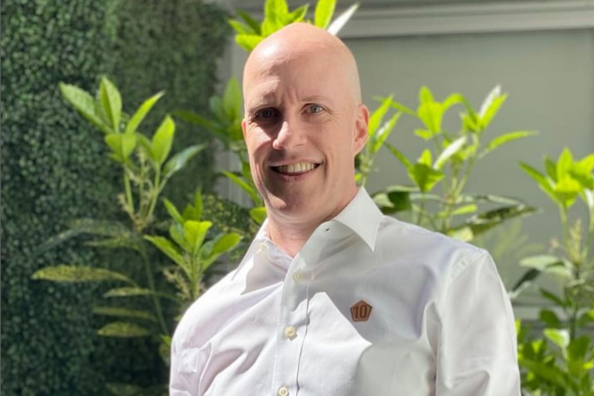 Grant Wahl se graduó en la Universidad de Princeton e inició su carrera en 1996 en la revista Sports Illustrated