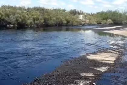 Grave derrame de petróleo en Río Negro