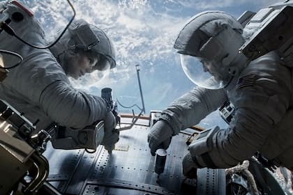 Sandra Bullock y George Clooney recibieron un porcentaje de las recaudaciones de la película Gravedad, que, como el filme fue un éxito, resultó ser mucho dinero