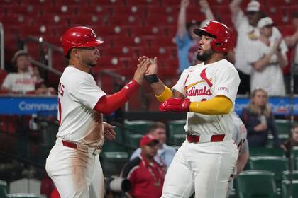 Gray y Donovan impulsan victoria 11-4 de Cardenales sobre los Tigres, líderes de la MLB